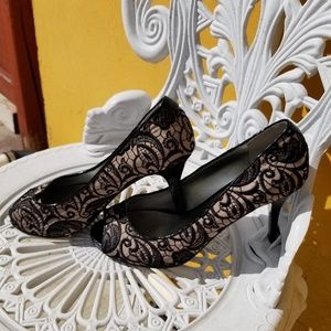New Guess black lace open toe pump.